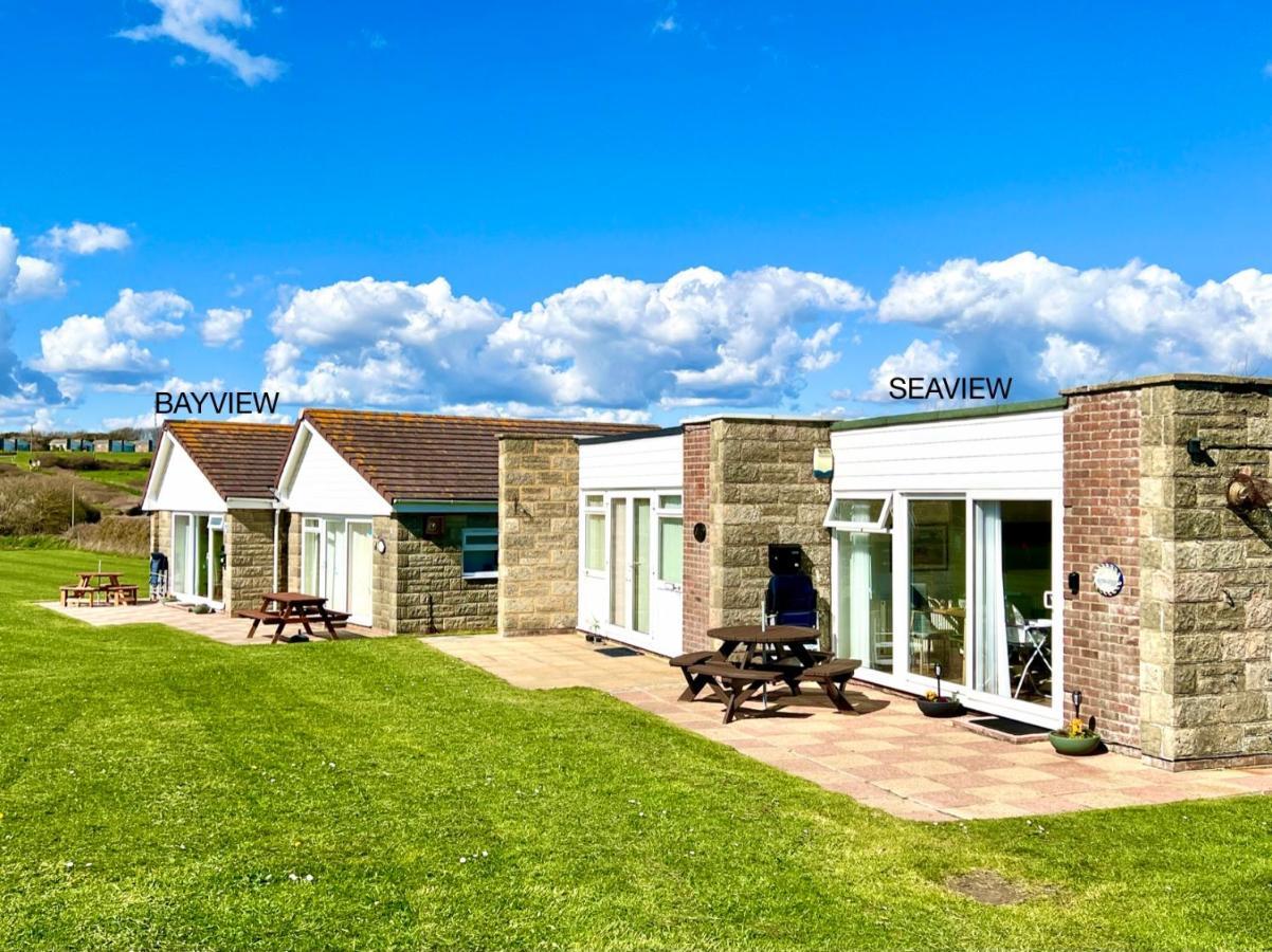 Seaview Self-Catering Coastal Bungalow In Rural West Wight Freshwater Exterior photo